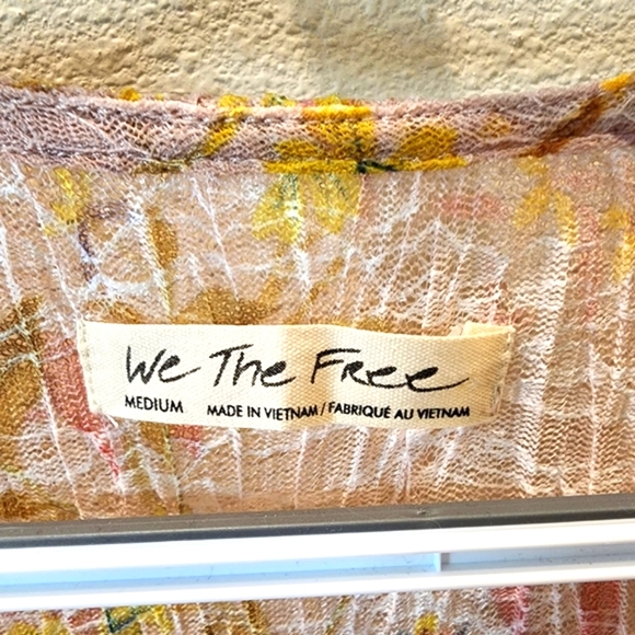 Floral print sheer snap front crop top - Picture 3 of 3